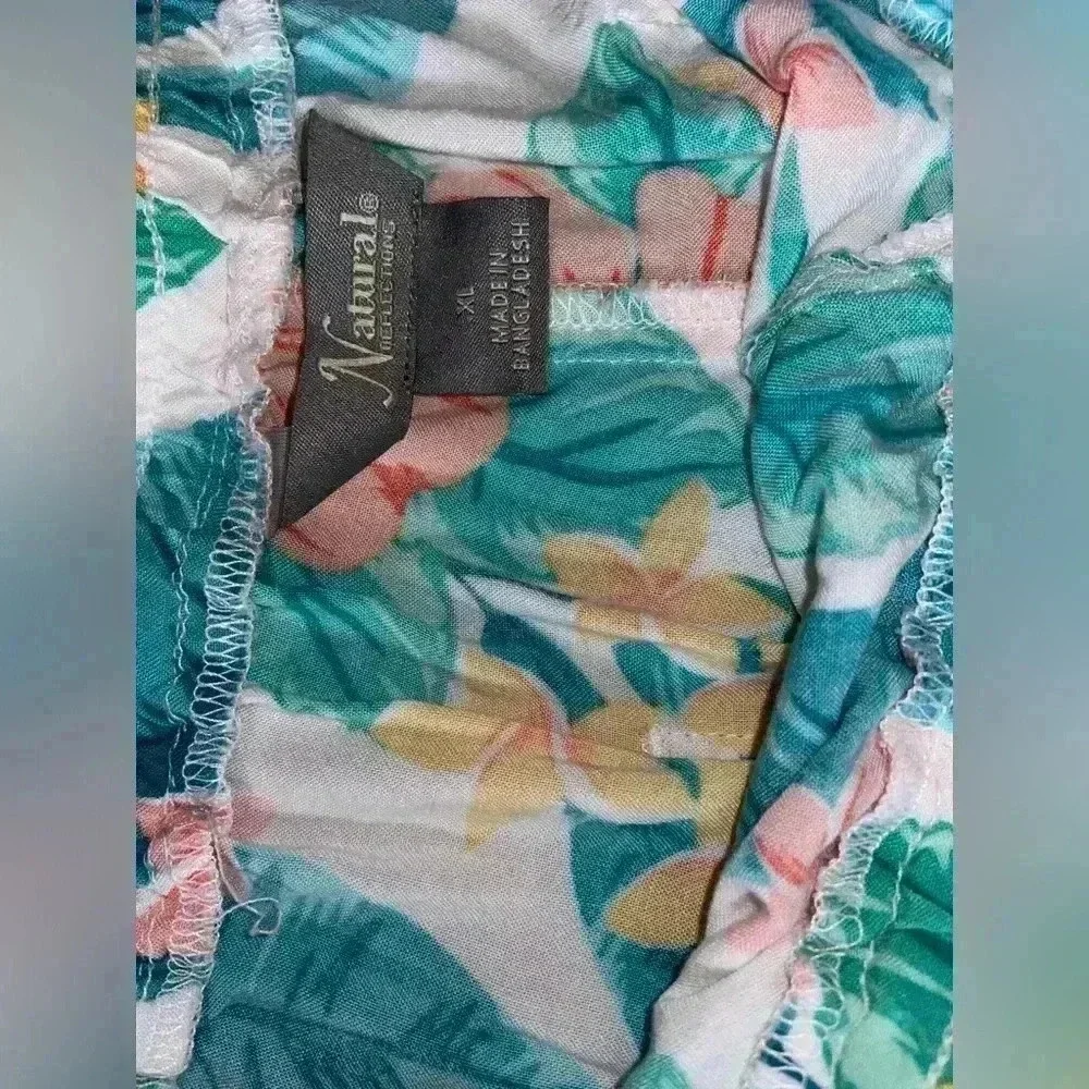 Natural Reflections Women’s XL Floral Shorts